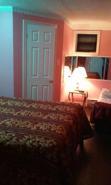 Leisure Motel Виндзор Экстерьер фото
